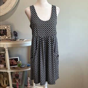 [Manadrin Blue] Navy/White Patterned “Resort” Dress - Size Medium